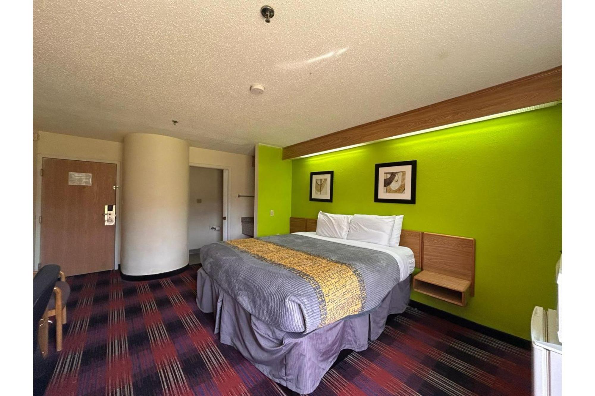 Hotel Classic By Oyo I- 240 Near Airport