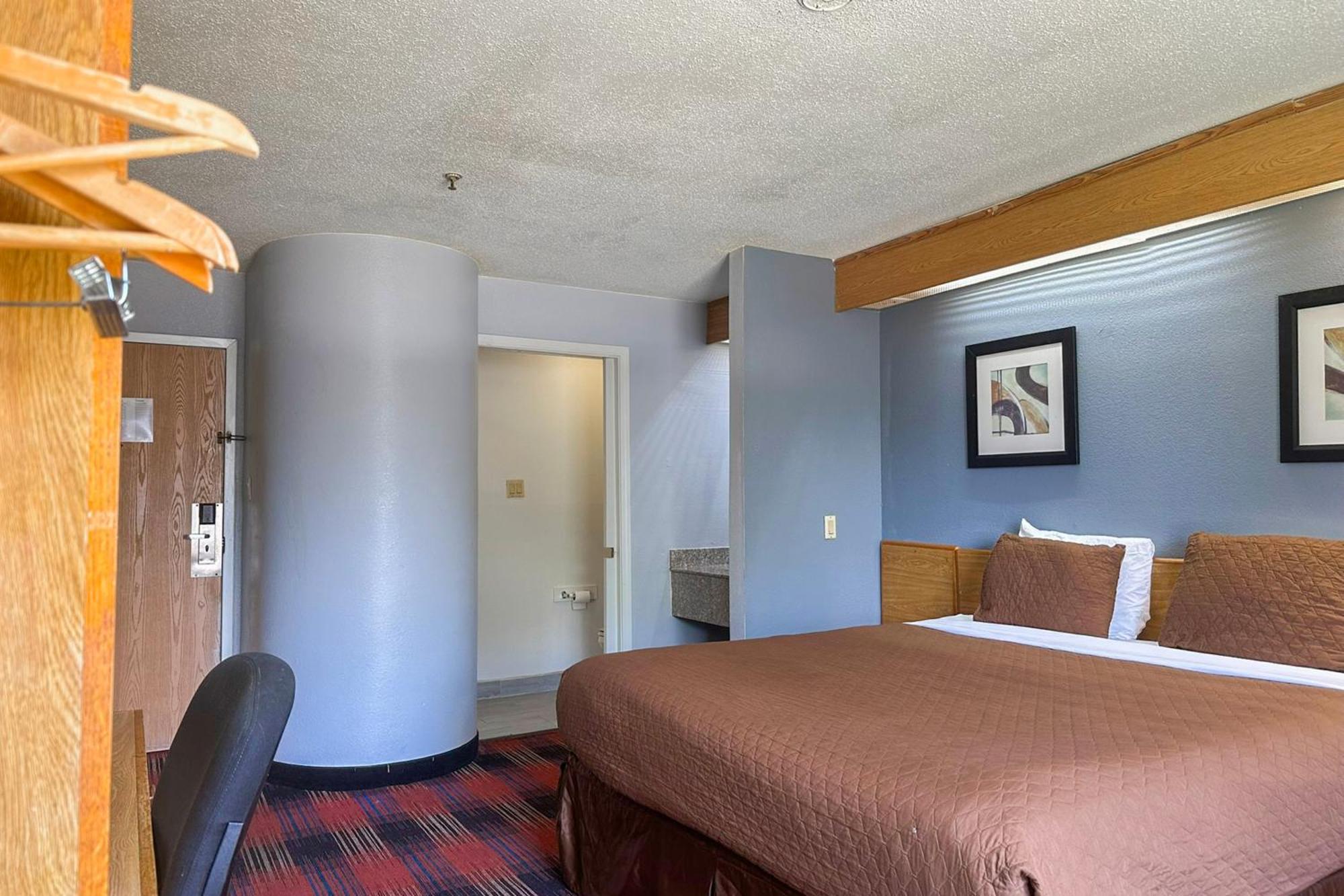 Hotel Classic By Oyo I- 240 Near Airport