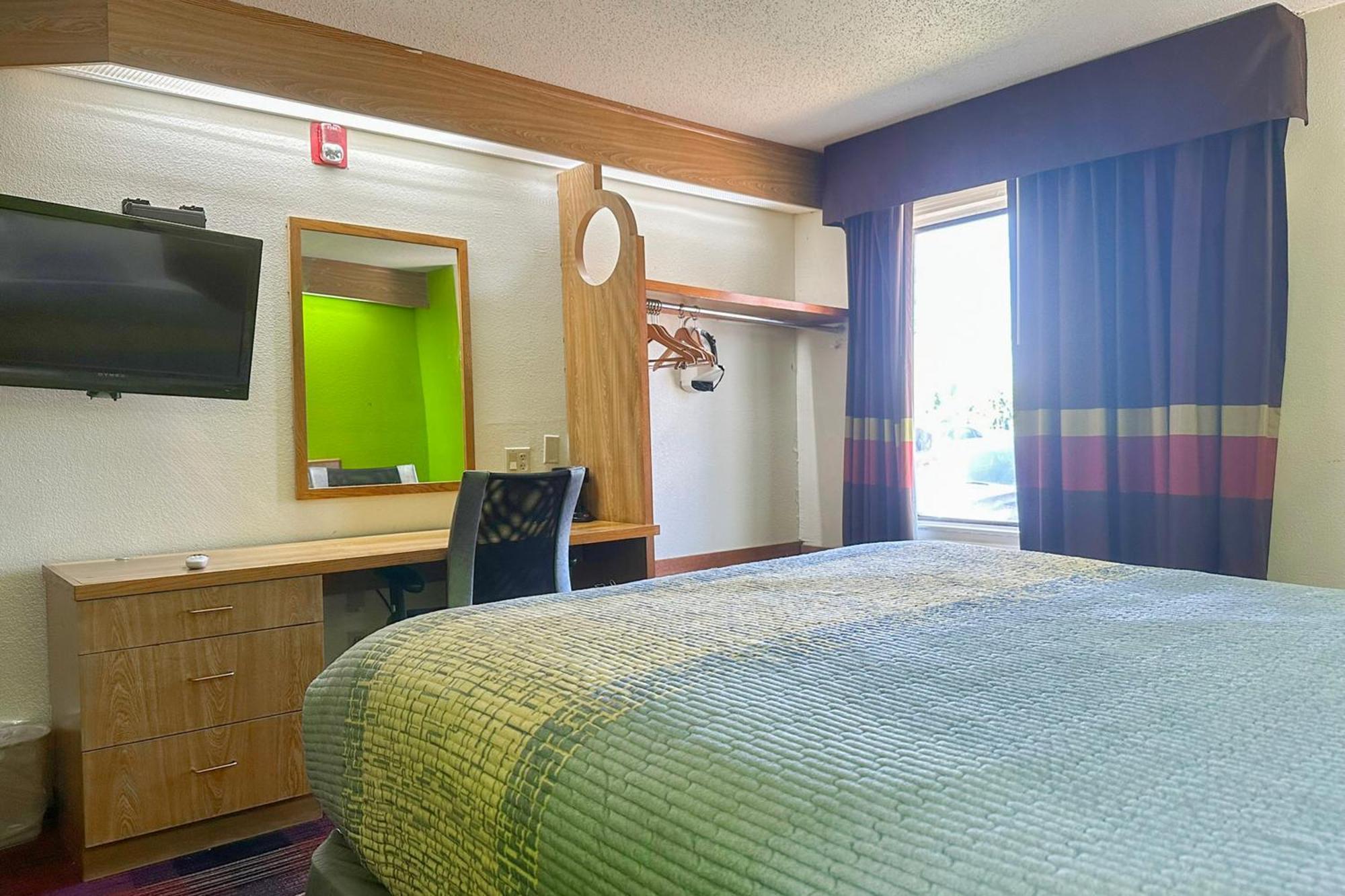 Hotel Classic By Oyo I- 240 Near Airport 2*