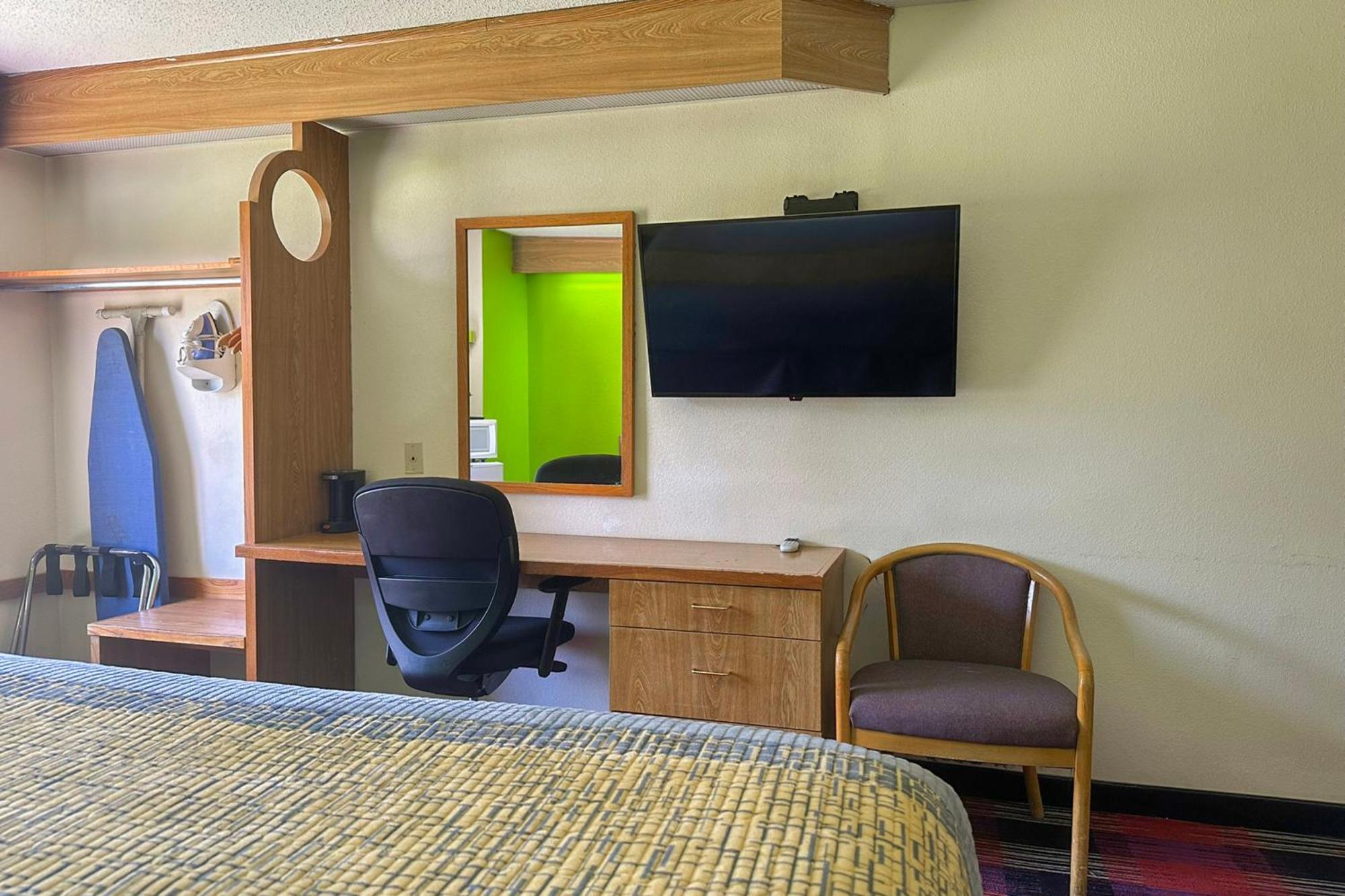 Hotel Classic By Oyo I- 240 Near Airport 2*
