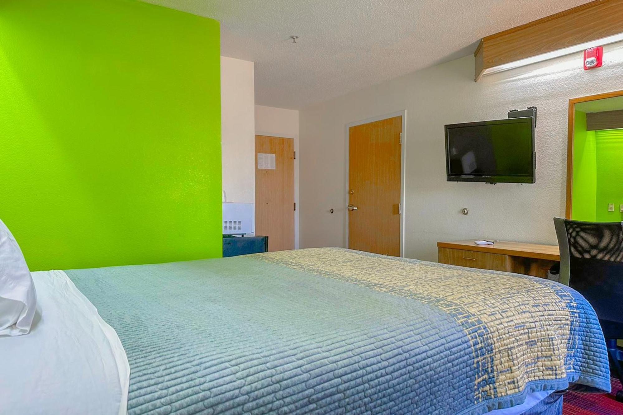 Hotel Classic By Oyo I- 240 Near Airport 2*